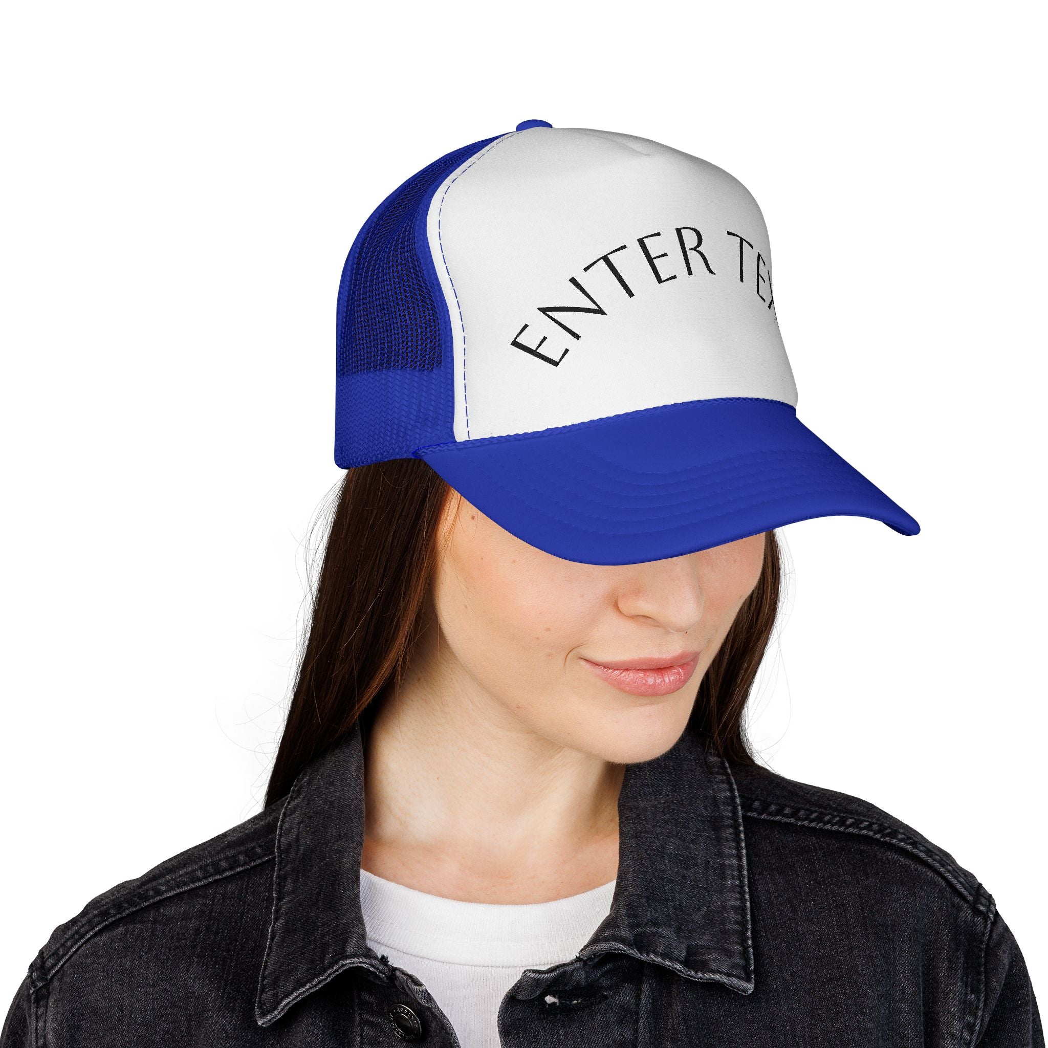 Individuelle Trucker Cap mit gebogenem Text — Personalisierte Mesh-Kappe