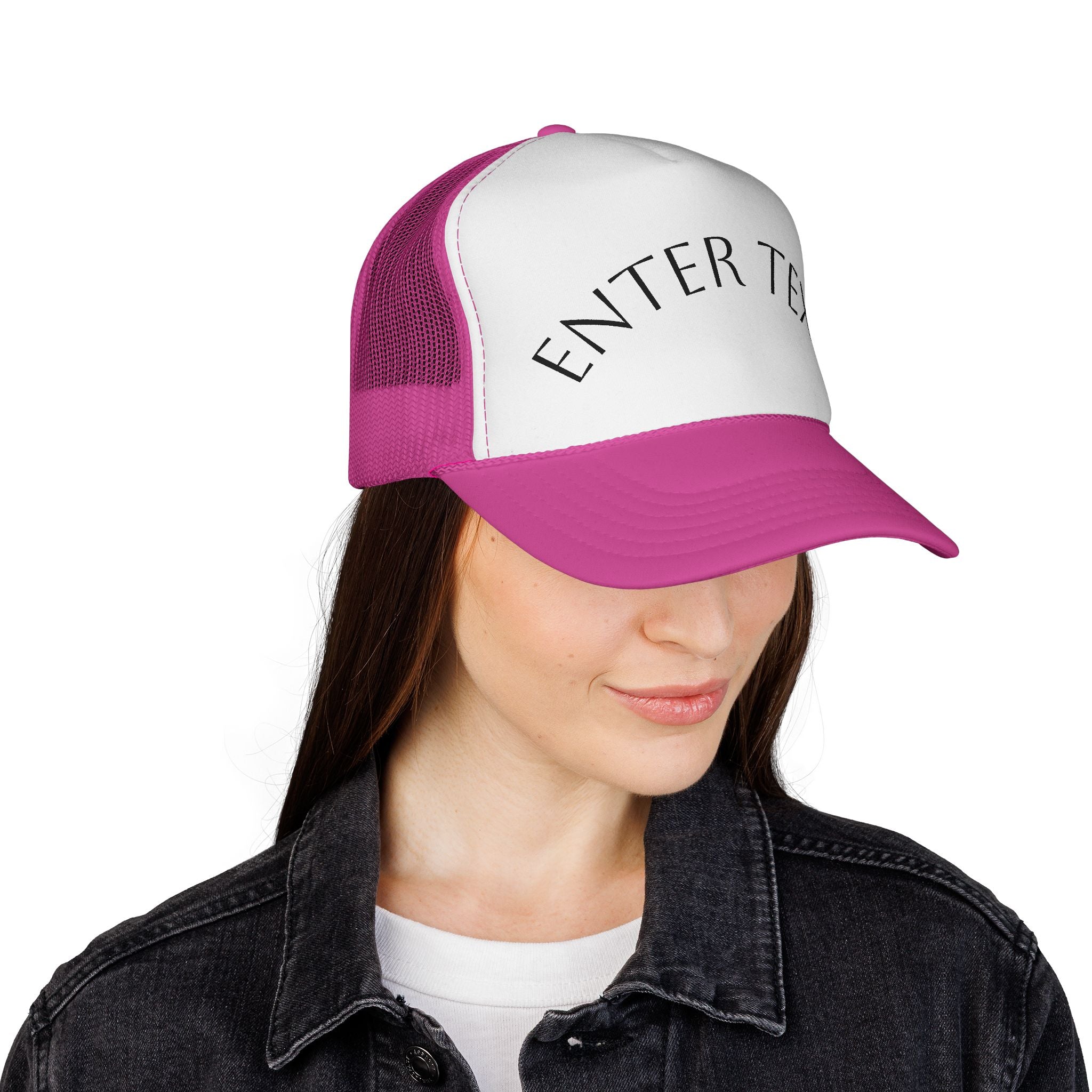 Individuelle Trucker Cap mit gebogenem Text — Personalisierte Mesh-Kappe
