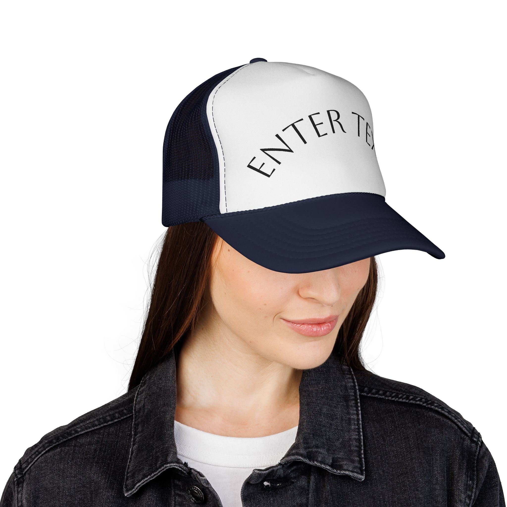 Individuelle Trucker Cap mit gebogenem Text — Personalisierte Mesh-Kappe